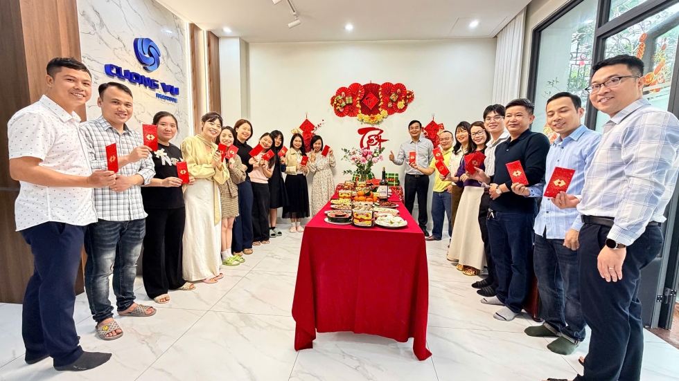 Tập thể CNBV công ty Chúc mừng năm mới